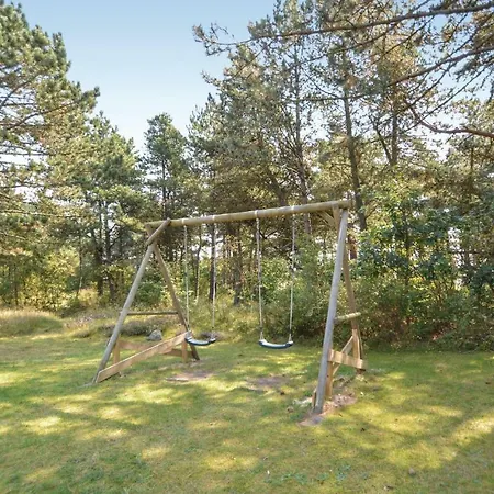 Three-bedroom In Holiday home *